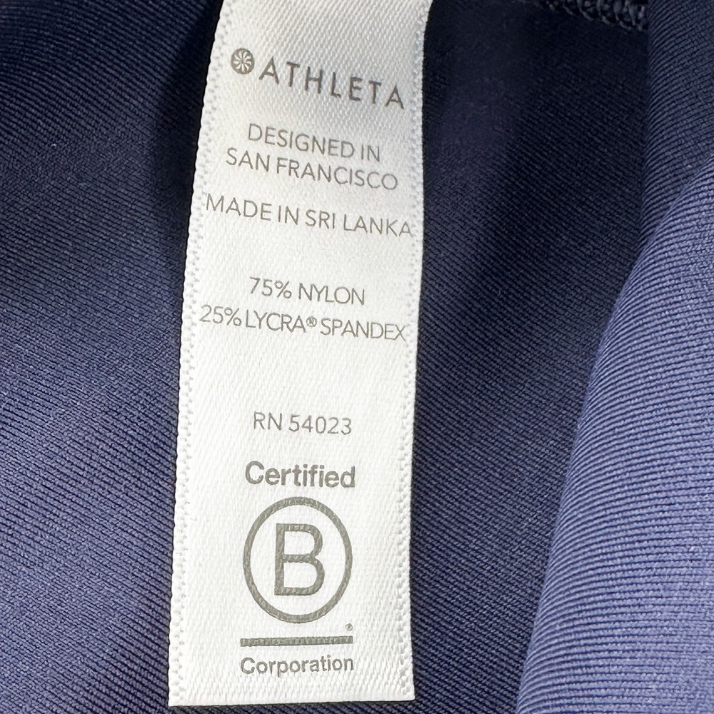 ATHLETA Ultimate Stash Pocket Capri Leggings • Small • navy blue • yoga - Picture 8 of 9